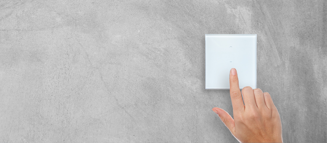 Wandsender Plano 1 an der Wand
