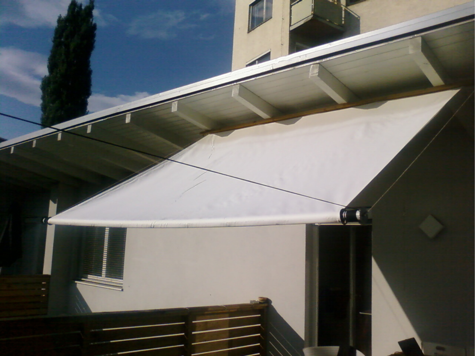 Erstes Funktionsmuster SHADE Terrasse Graz Gesamtansicht